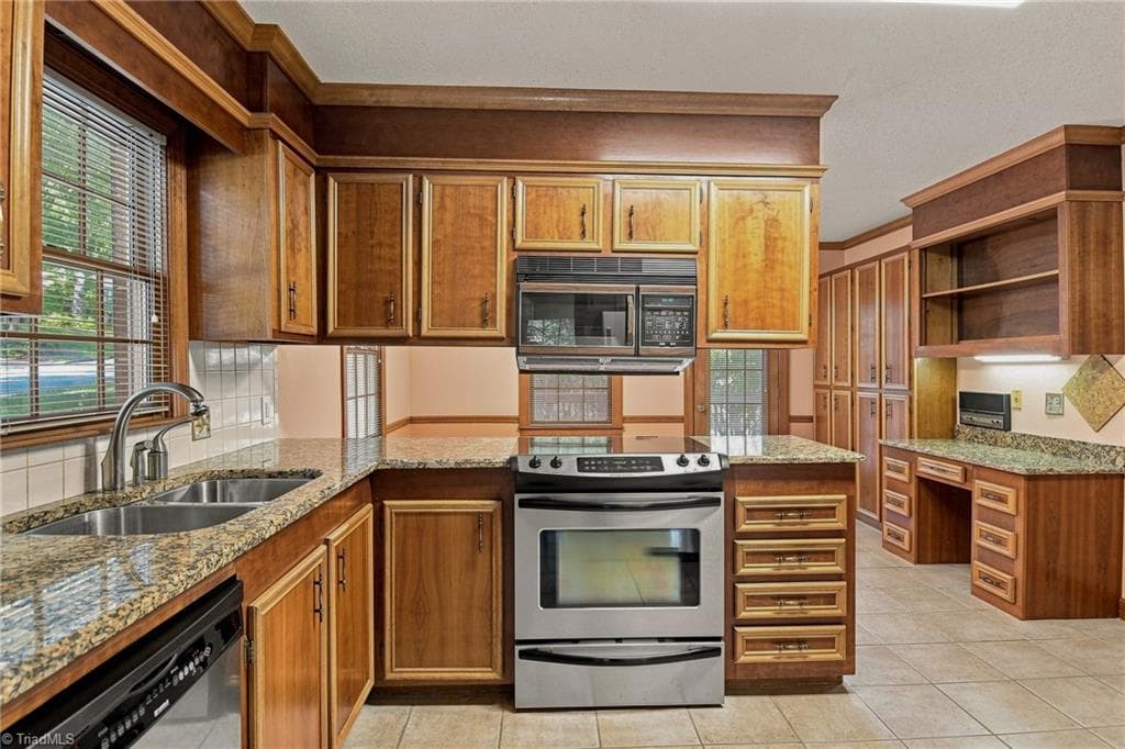 Stick/Site Built at 1014 Greenhurst Road, Winston-Salem NC 27104, Winston-Salem, photo 13 of 47