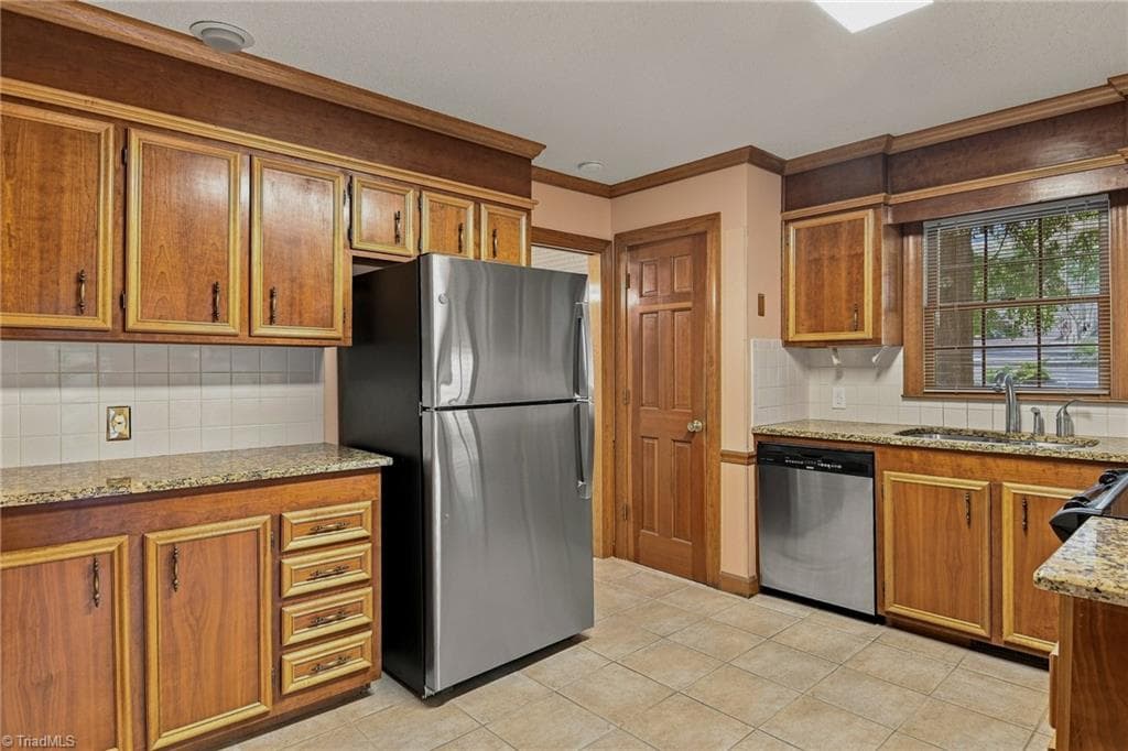 Stick/Site Built at 1014 Greenhurst Road, Winston-Salem NC 27104, Winston-Salem, photo 14 of 47