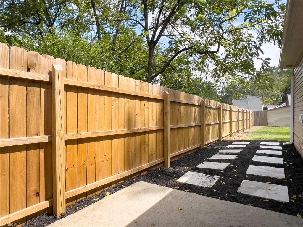 Stick/Site Built at 865 Ridgeview Avenue, Winston-Salem NC 27127, Winston-Salem, photo 27 of 28