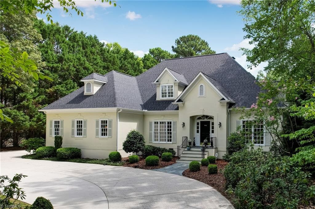 1912 Pembroke Road, Greensboro NC 27408