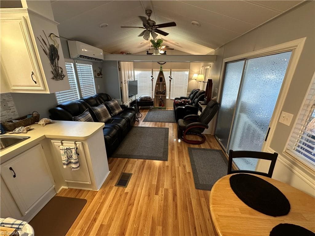 Manufactured Home at 104 Dove Lane, New London NC 28127, New London, photo 16 of 50