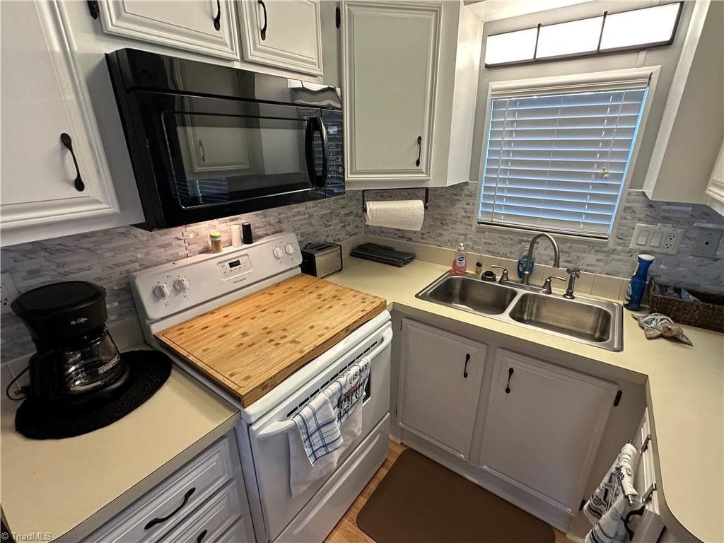 Manufactured Home at 104 Dove Lane, New London NC 28127, New London, photo 12 of 50
