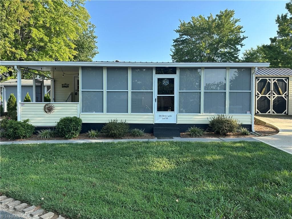104 Dove Lane, New London NC 28127