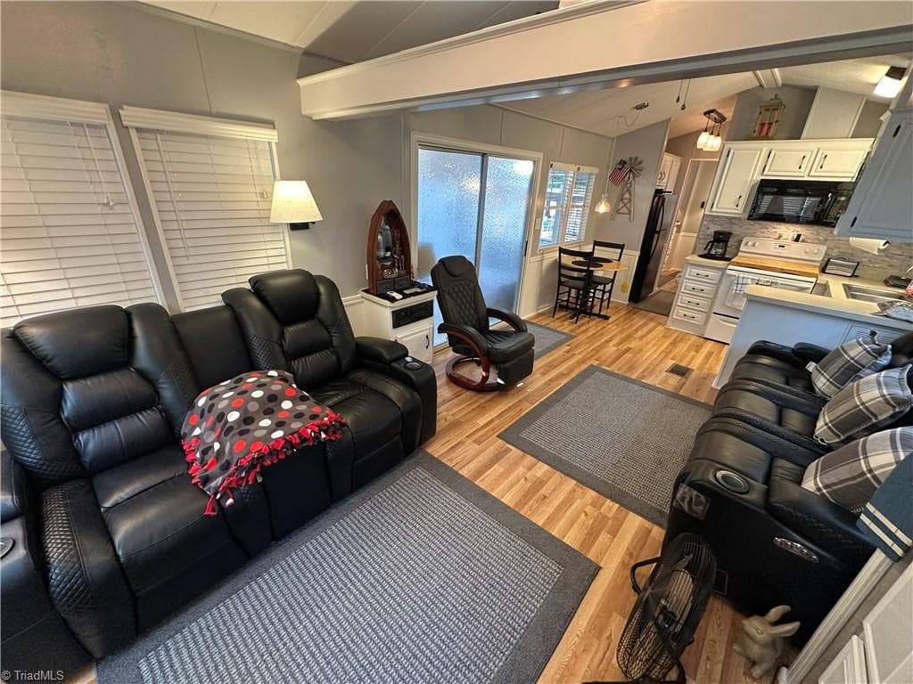 Manufactured Home at 104 Dove Lane, New London NC 28127, New London, photo 10 of 50