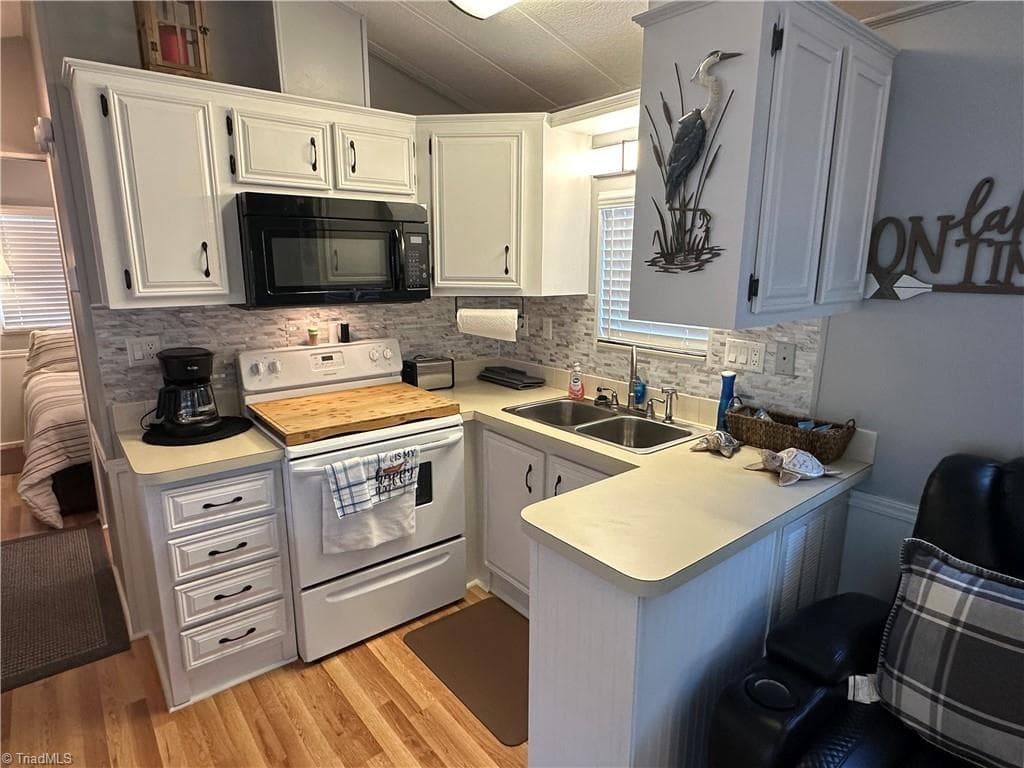 Manufactured Home at 104 Dove Lane, New London NC 28127, New London, photo 11 of 50