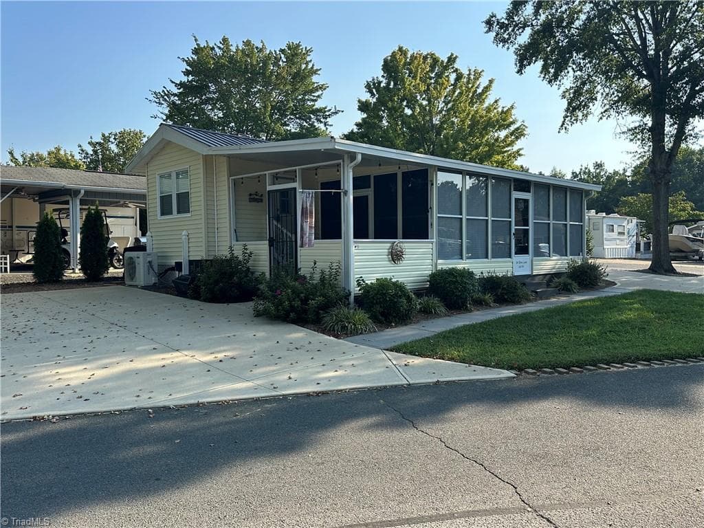 Manufactured Home at 104 Dove Lane, New London NC 28127, New London, photo 40 of 50