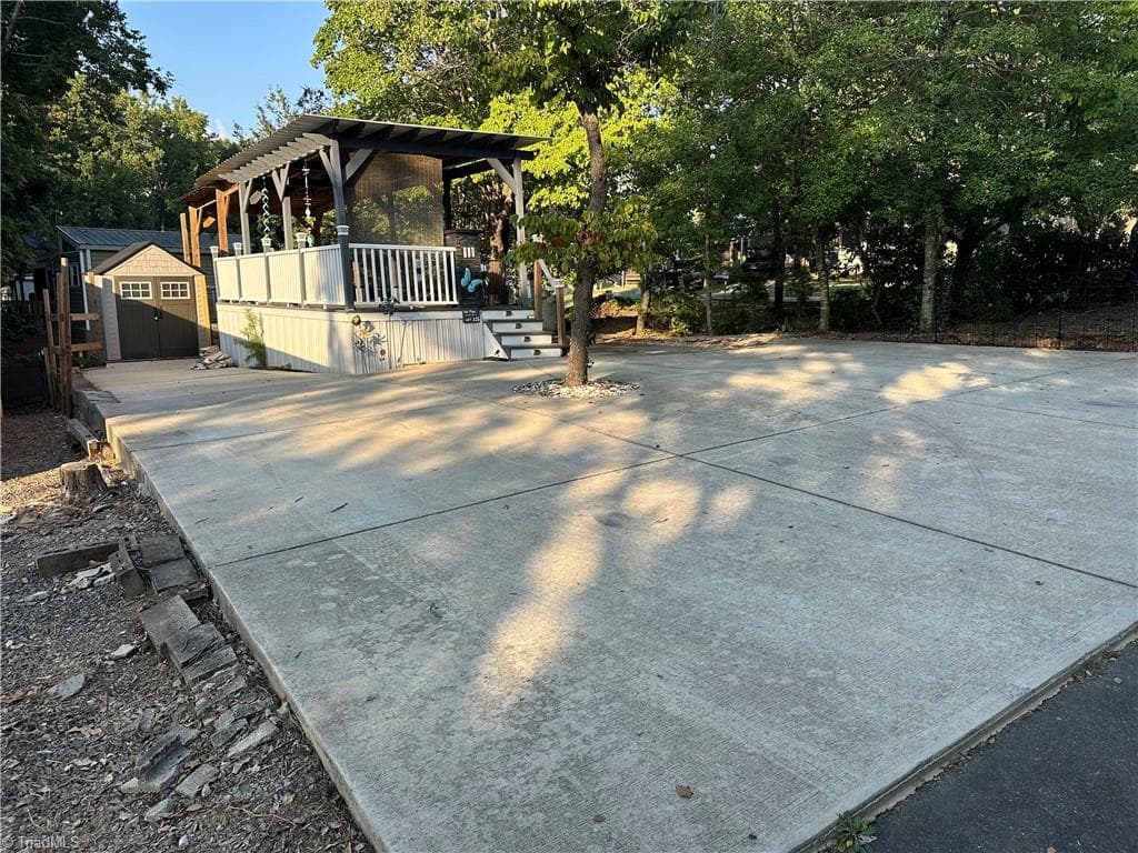 Resort at 110 Pier Avenue, New London NC 28127, photo 13 of 37