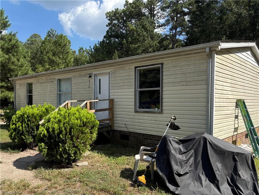 Manufactured Home at 212 Cammie Drive, Candor NC 27229