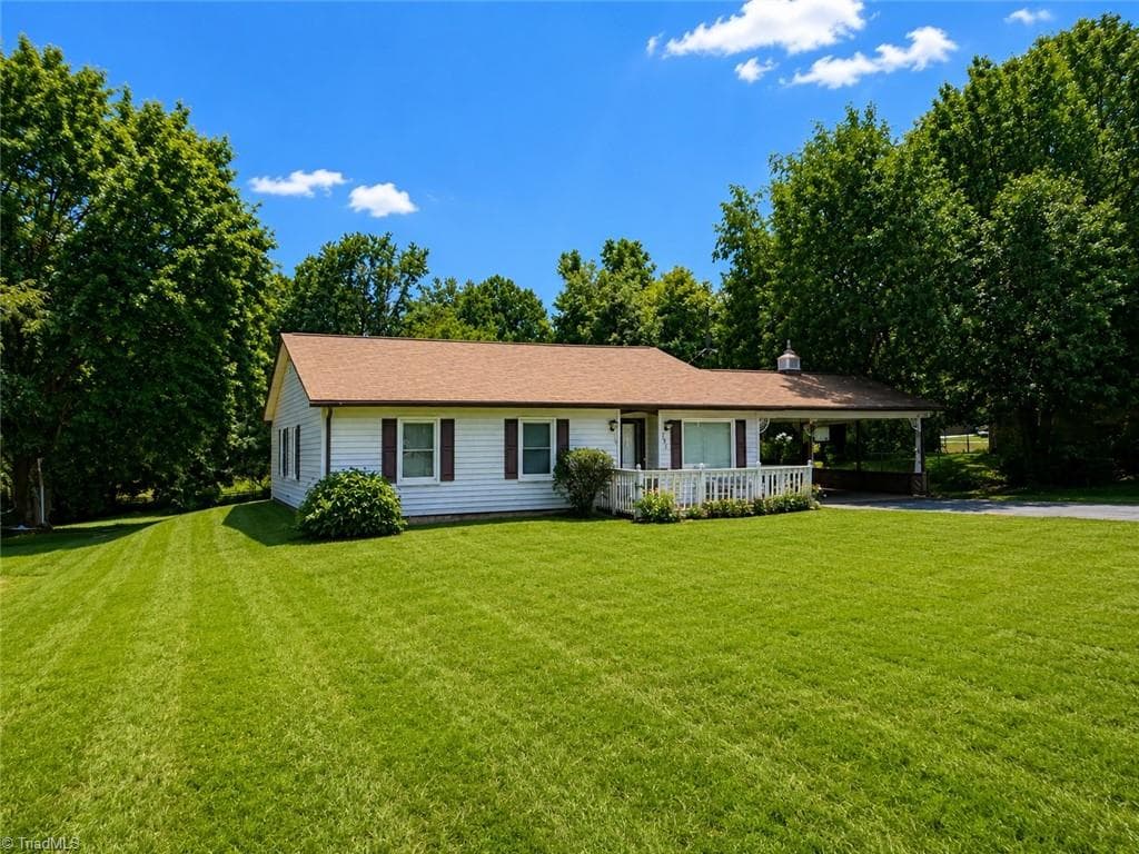 Stick/Site Built at 221 Stonehedge Drive, King NC 27021, King, photo 5 of 28