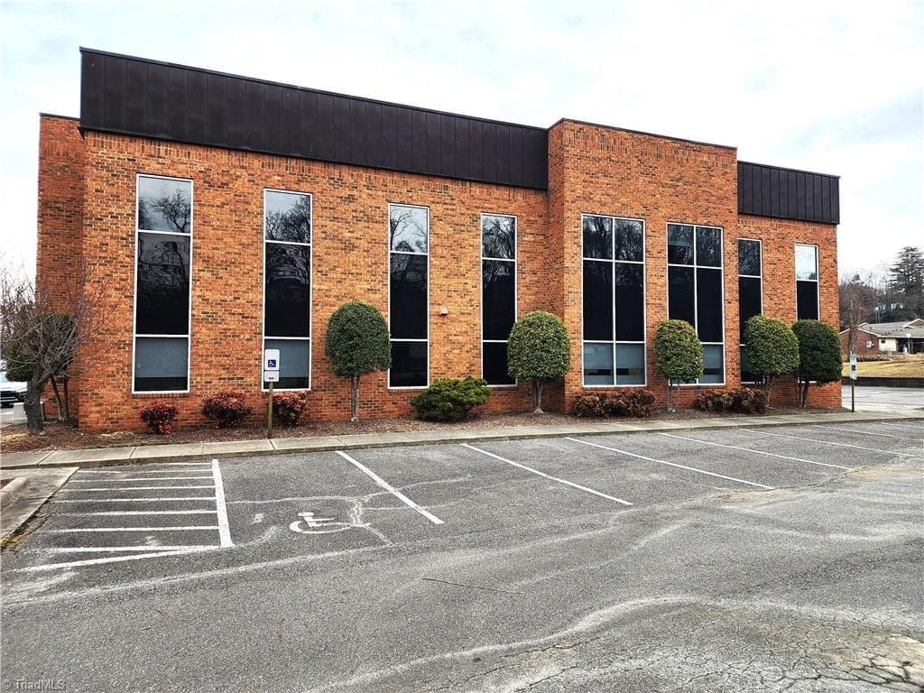 Medical at 436 Hadley Street, Mount Airy NC 27030, Mount Airy, photo 3 of 68