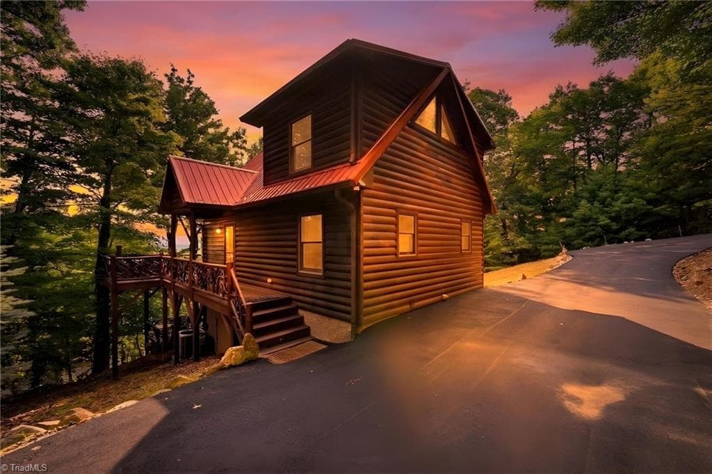 142 Fawn Lane, Purlear NC 28665