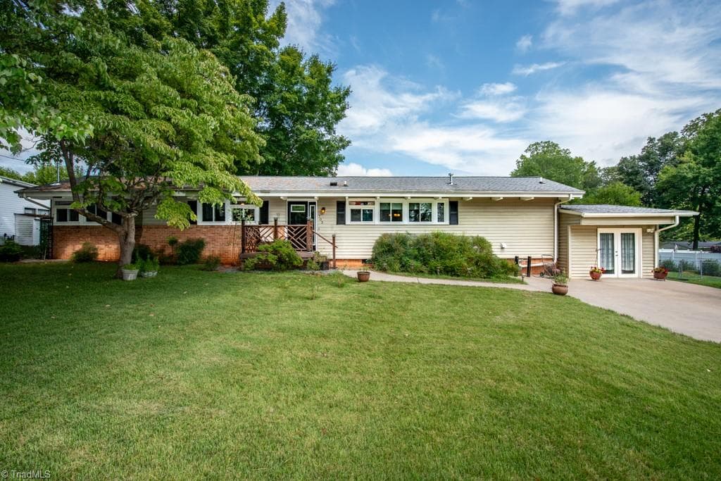 703 Locust Place, High Point NC 27265
