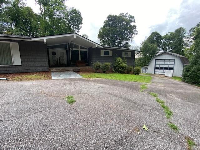 Stick/Site Built at 2082 Mountain Valley Church Road, North Wilkesboro NC 28659, North Wilkesboro, photo 7 of 46