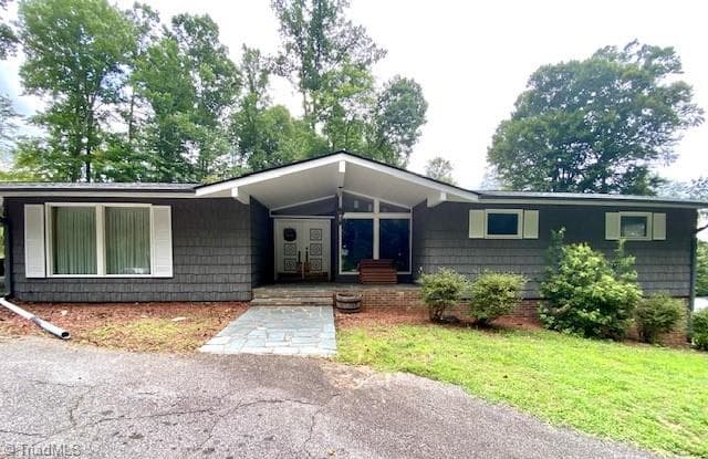 Stick/Site Built at 2082 Mountain Valley Church Road, North Wilkesboro NC 28659, North Wilkesboro, photo 3 of 46