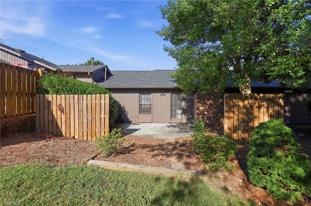 Stick/Site Built at 103 Briar Ridge Circle, Winston-Salem NC 27104, Winston-Salem, photo 31 of 48
