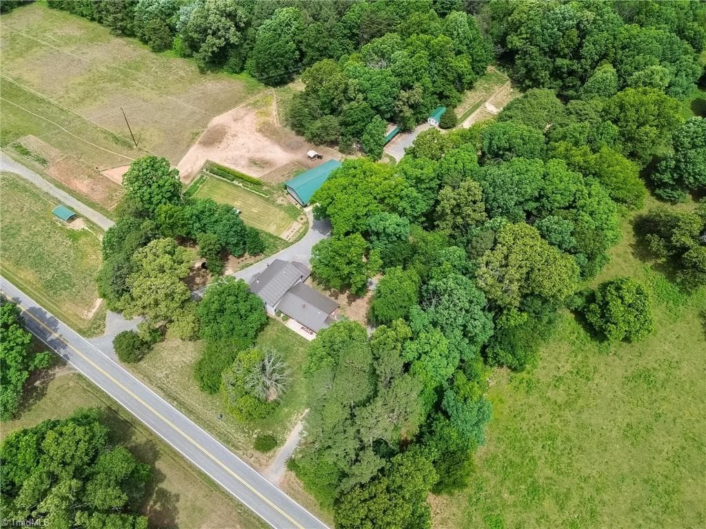 4844 Saint Paul Church Road, Hamptonville NC 27020