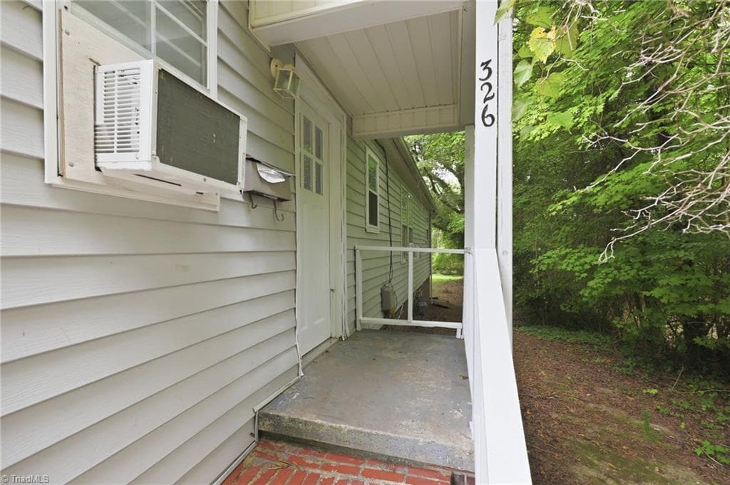 Duplex at 324 W Kime Street, Burlington NC 27215, Burlington, photo 17 of 38