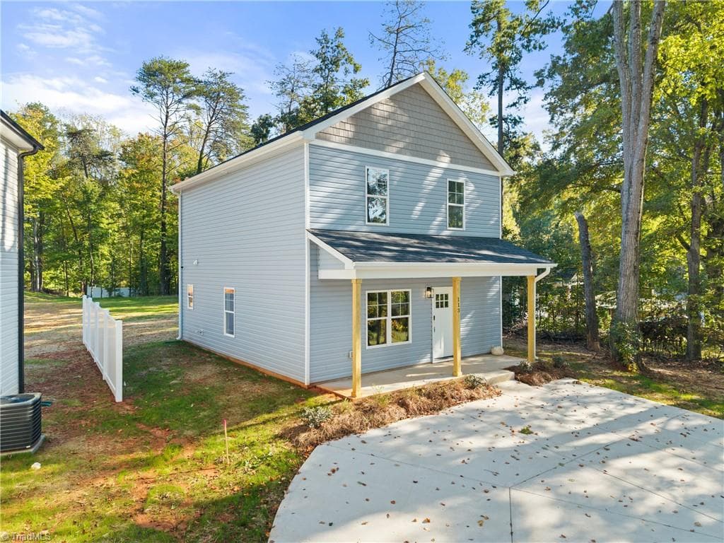 Stick/Site Built at 113 Barlow Circle, Winston-Salem NC 27105, photo 2 of 26