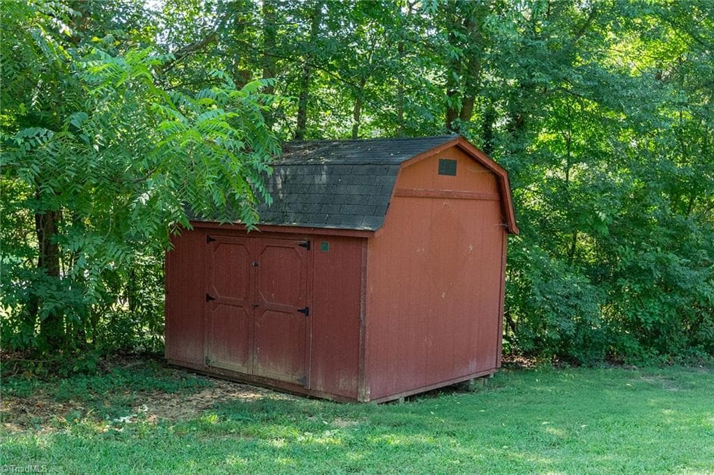 Stick/Site Built at 1719 E Center Street Extension, Lexington NC 27292, Lexington, photo 5 of 29
