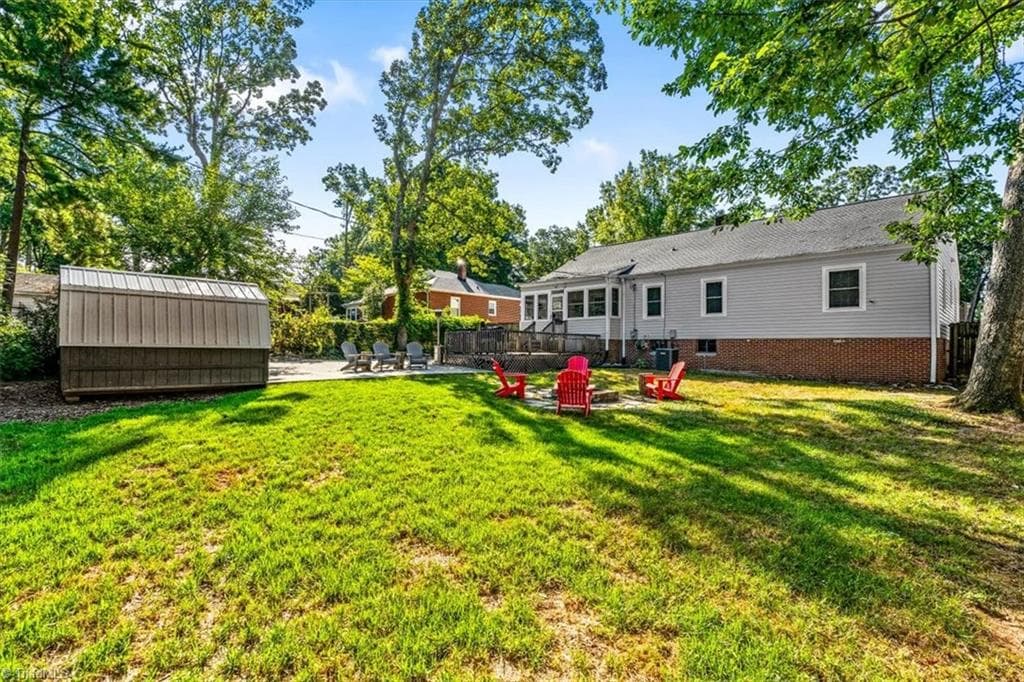 Stick/Site Built at 816 Ferndale Boulevard, High Point NC 27262, photo 34 of 40