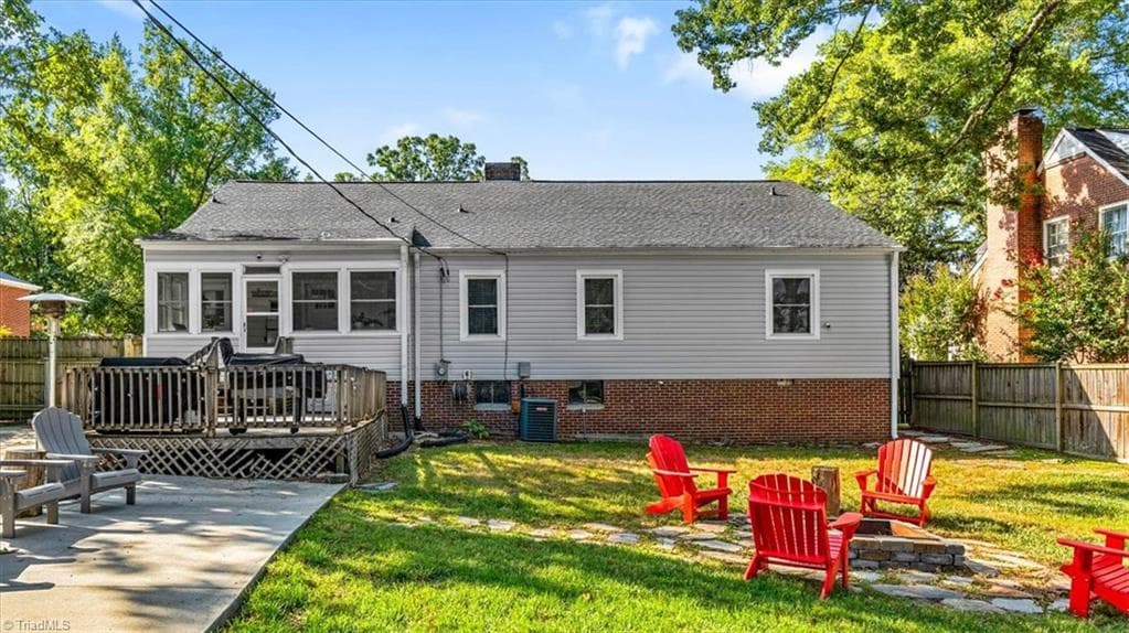 Stick/Site Built at 816 Ferndale Boulevard, High Point NC 27262, photo 33 of 40