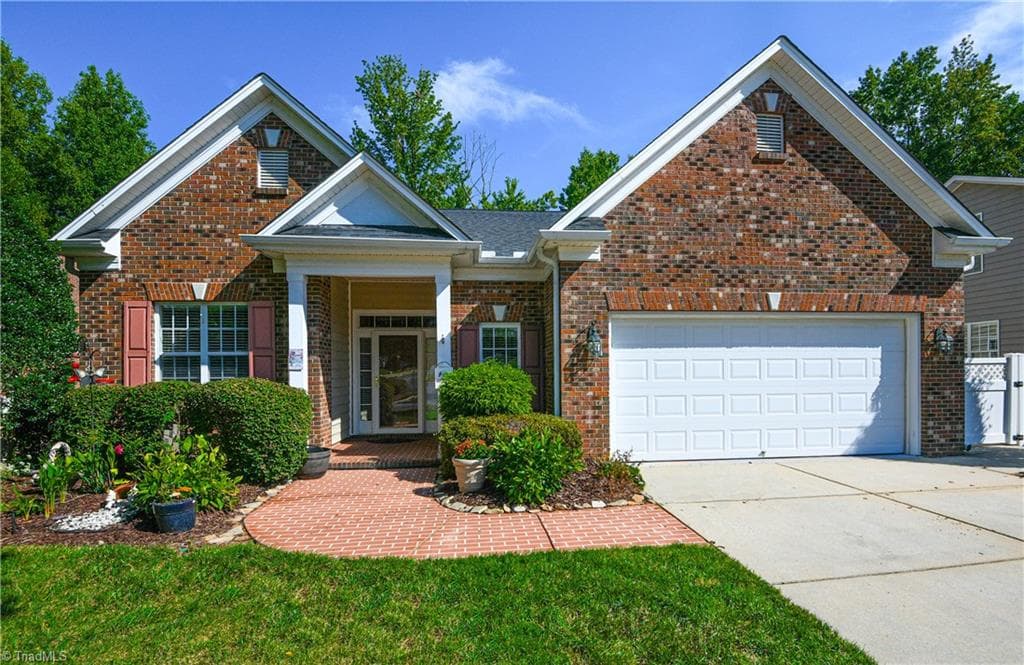 Stick/Site Built at 5010 Cobbler Ridge Court, Greensboro NC 27455, photo 2 of 43