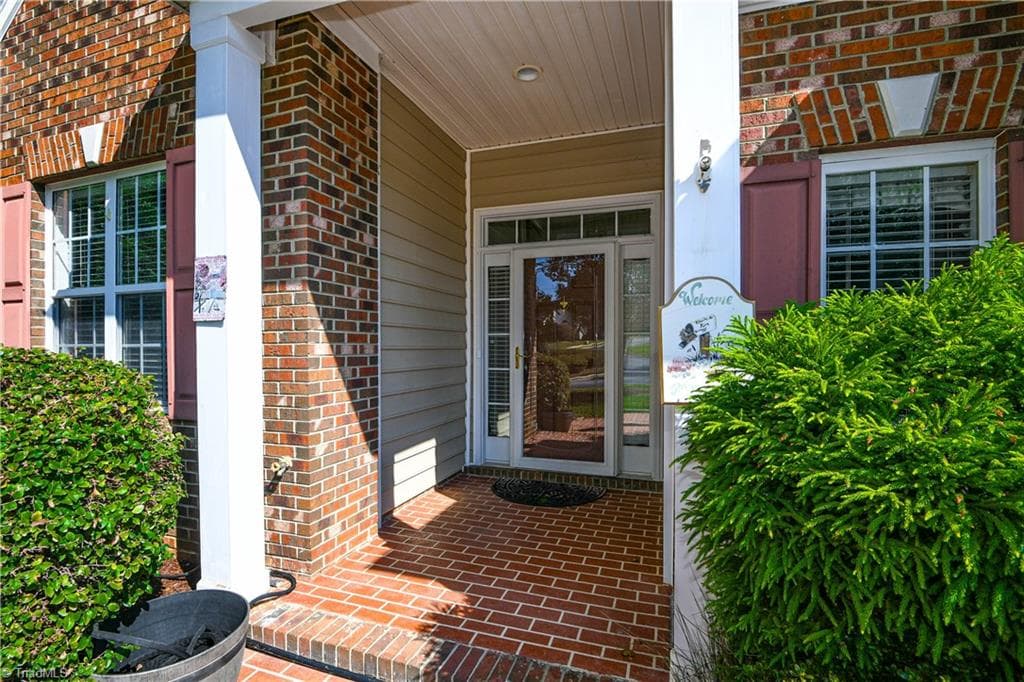 Stick/Site Built at 5010 Cobbler Ridge Court, Greensboro NC 27455, photo 6 of 43