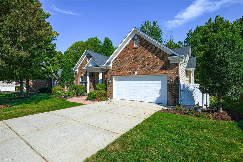 Stick/Site Built at 5010 Cobbler Ridge Court, Greensboro NC 27455, photo 5 of 43