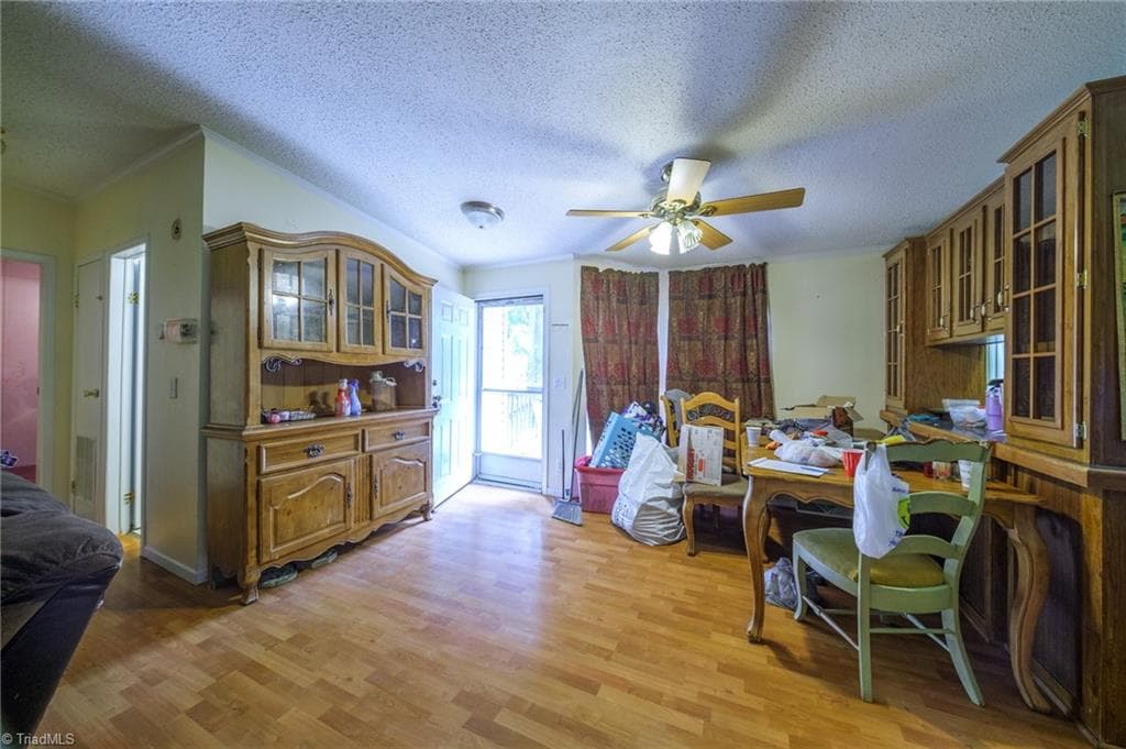Manufactured Home at 5102 Waynick Meadow Road, Asheboro NC 27205, photo 10 of 12