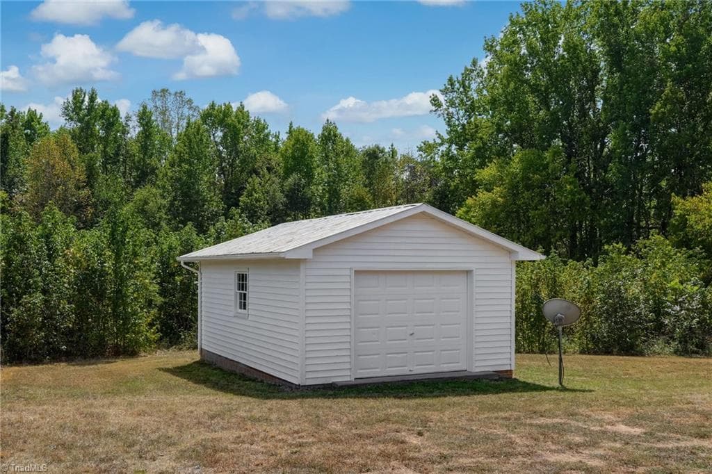 Stick/Site Built at 802 Strawberry Road, Reidsville NC 27320, photo 8 of 46