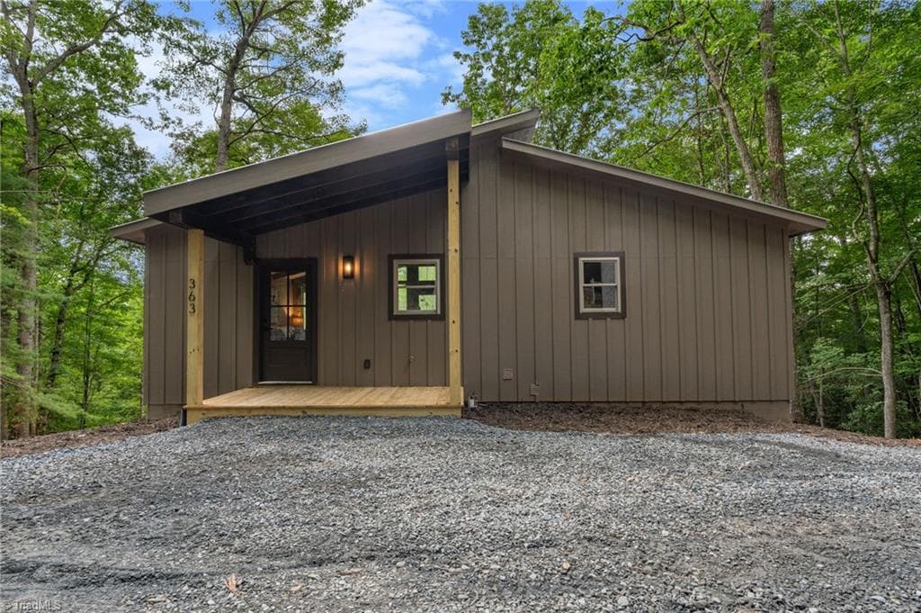 Stick/Site Built at 363 Switchback Lane, West Jefferson NC 28694, photo 2 of 41