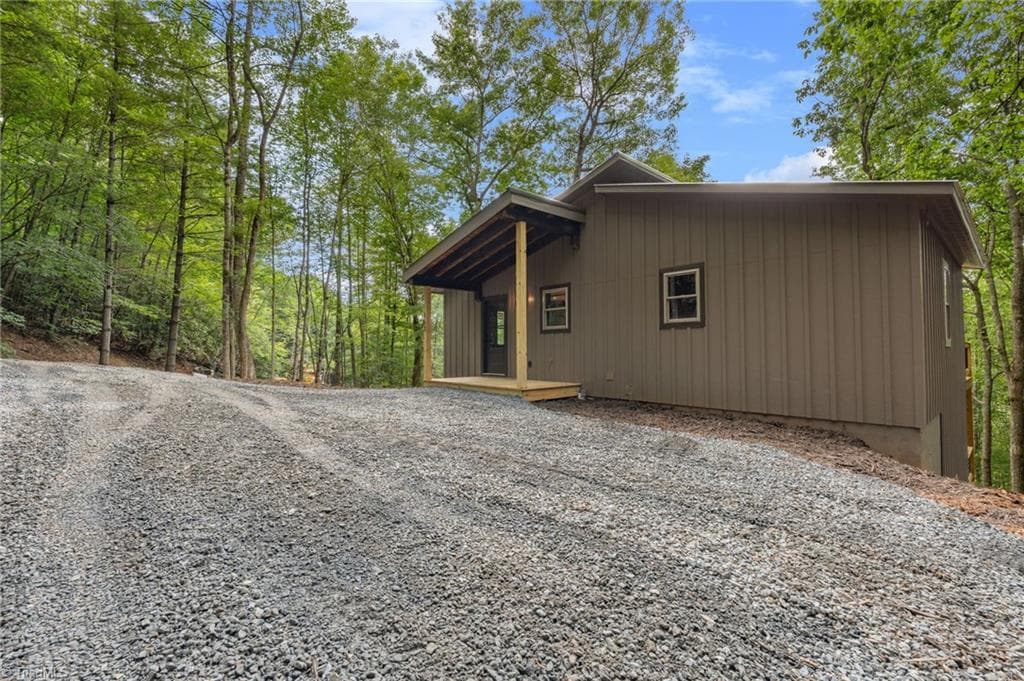 Stick/Site Built at 363 Switchback Lane, West Jefferson NC 28694, photo 32 of 41