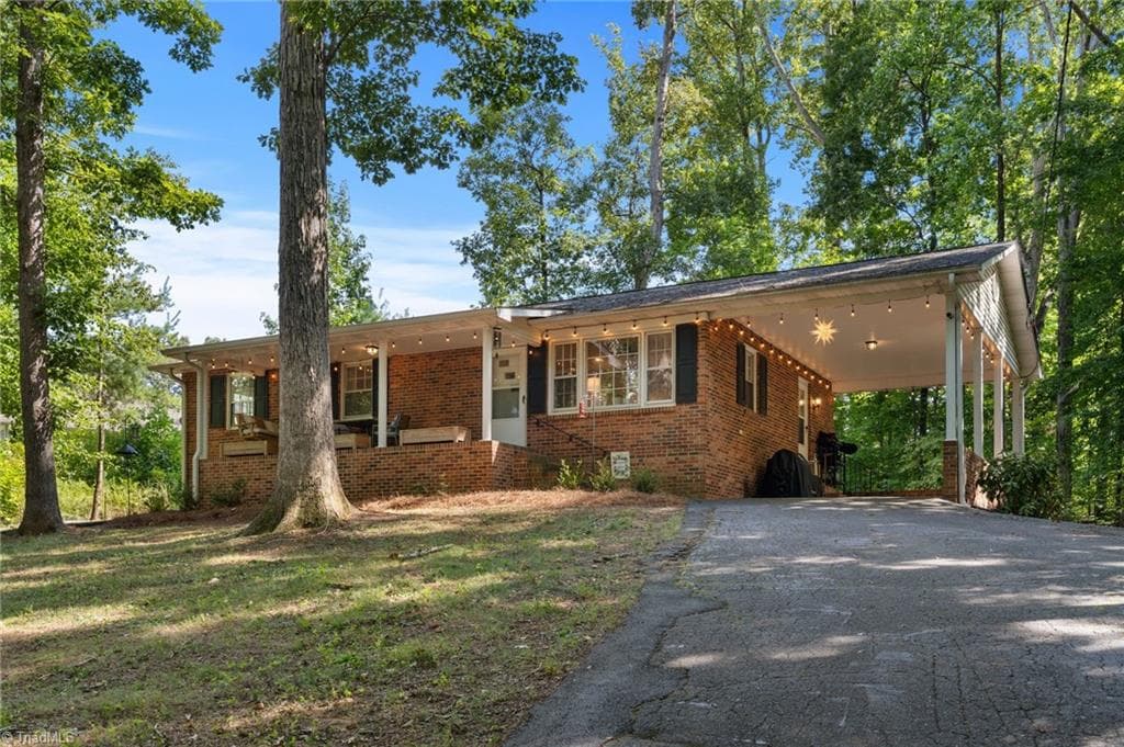 207 Leland Drive, Winston-Salem NC 27106