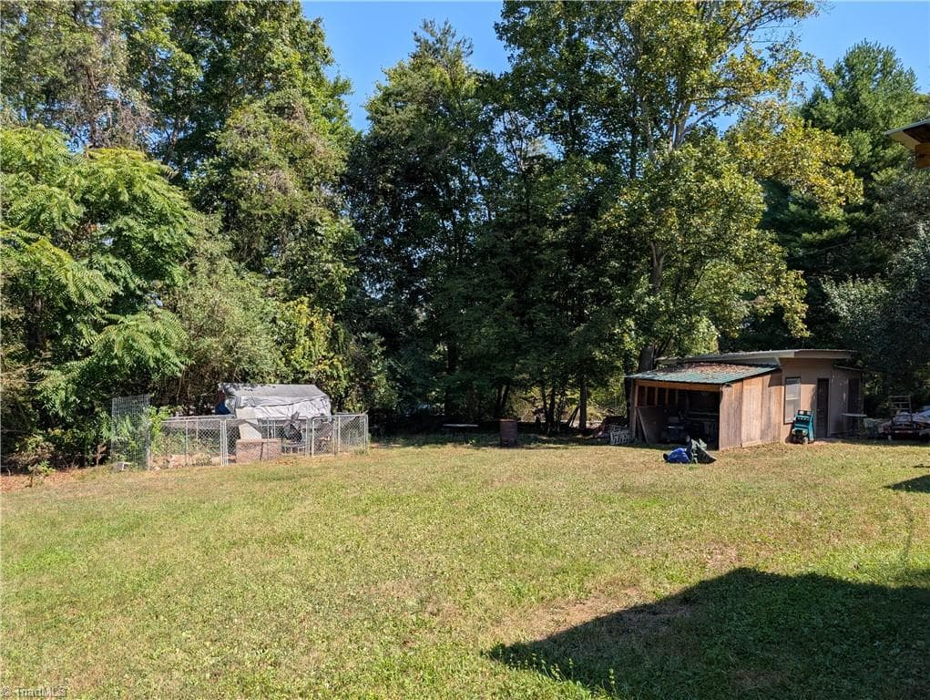 Manufactured Home at 661 Eden Road, Stoneville NC 27048, photo 28 of 32