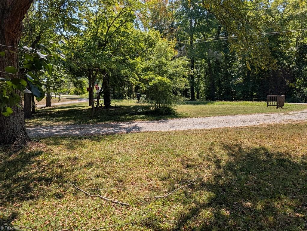 Manufactured Home at 661 Eden Road, Stoneville NC 27048, photo 30 of 32
