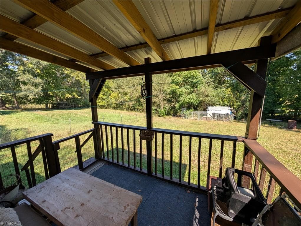 Manufactured Home at 661 Eden Road, Stoneville NC 27048, photo 4 of 32