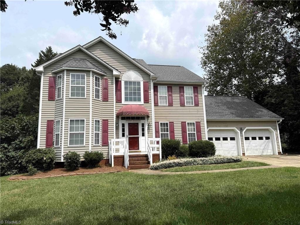 2017 Pembrooke Forest Drive, Winston-Salem NC 27106