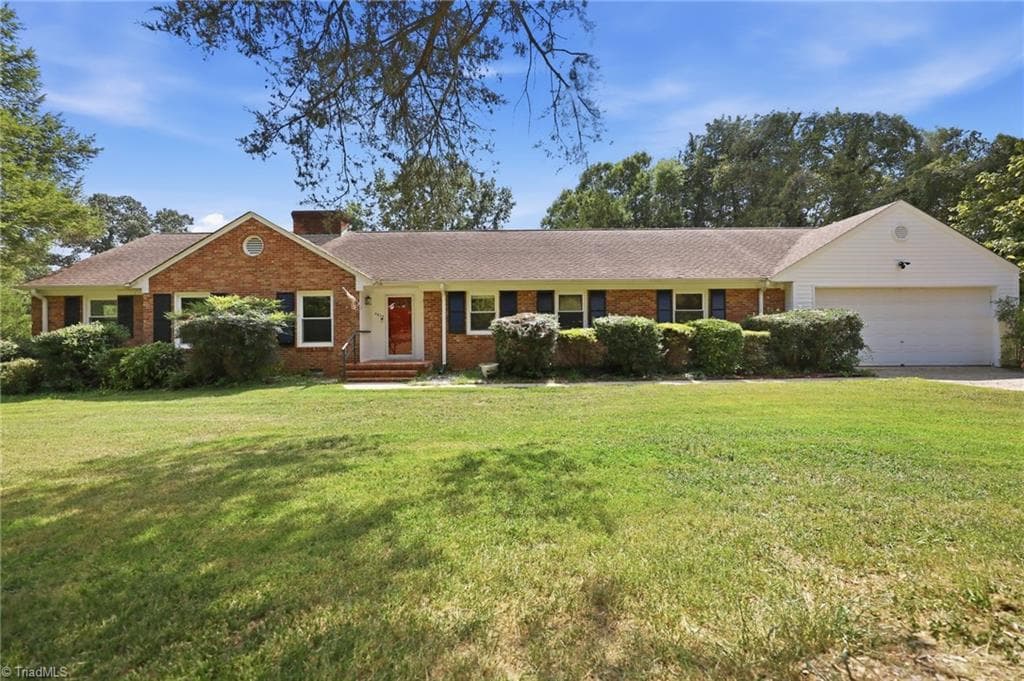 5923 ARCADIA Drive, Greensboro NC 27410