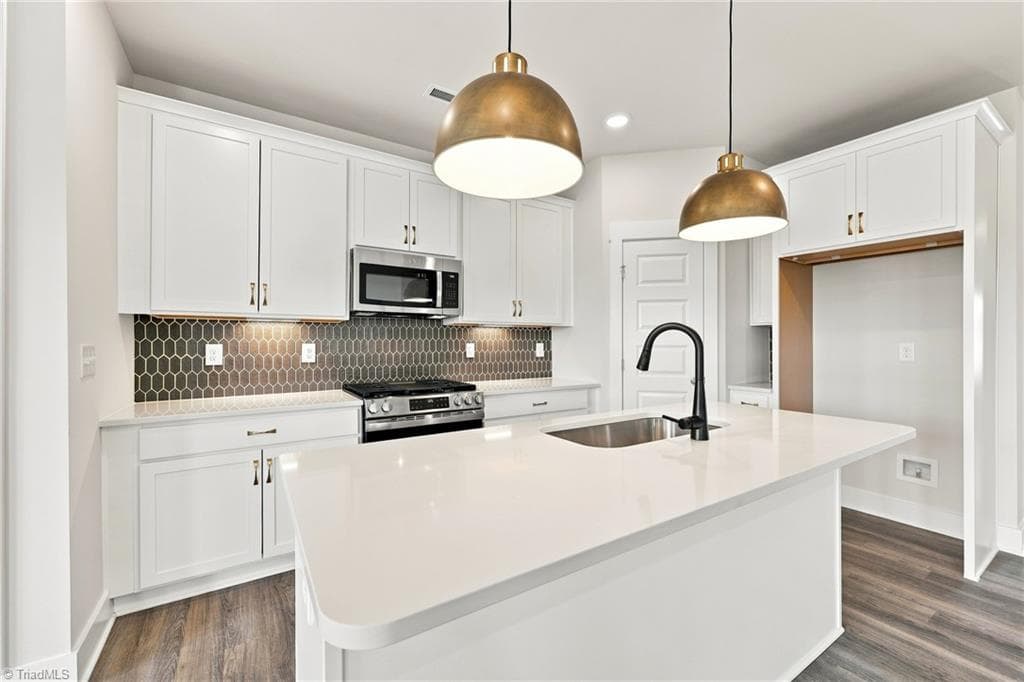 Stick/Site Built at 9241 Stoney River Lane, Kernersville NC 27284, photo 5 of 30