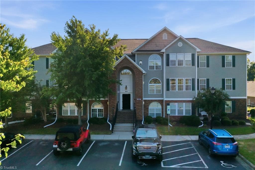 Stick/Site Built at 3491 Forestdale Drive, Burlington NC 27215, Burlington, photo 2 of 22