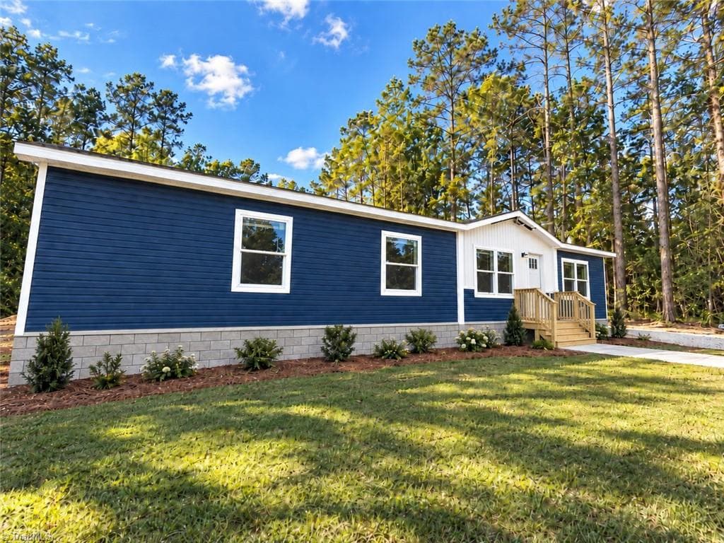 577 Colonial Landing Road SE, Bolivia NC 28422