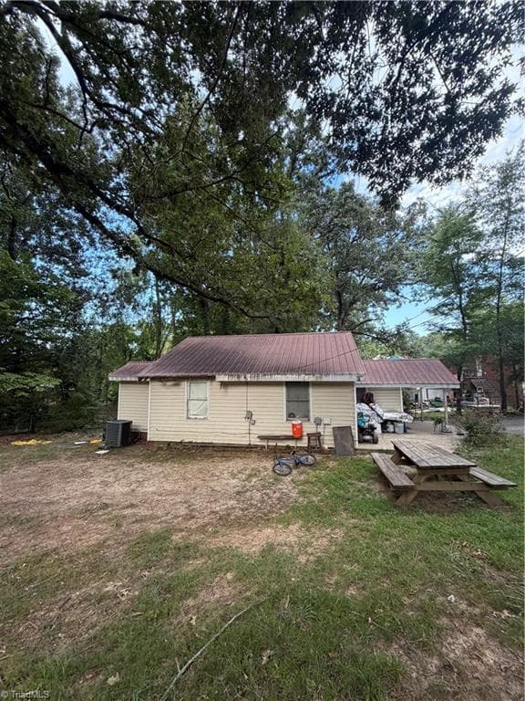 Stick/Site Built at 632 N Elm Street, Asheboro NC 27203, photo 2 of 7