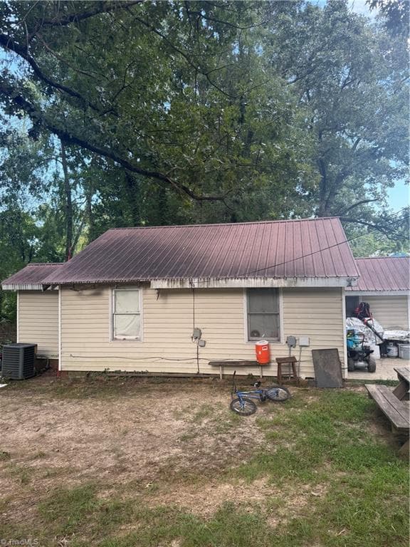 Stick/Site Built at 632 N Elm Street, Asheboro NC 27203, photo 3 of 7