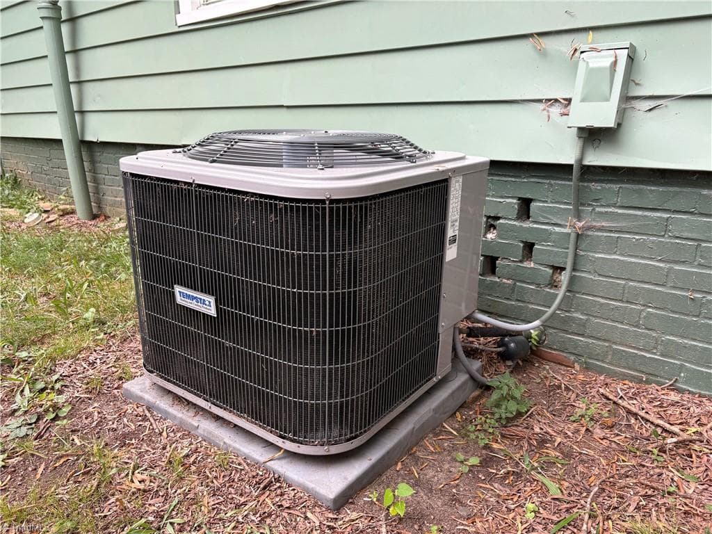 Stick/Site Built at 512 Glovenia Street, Eden NC 27288, photo 13 of 13