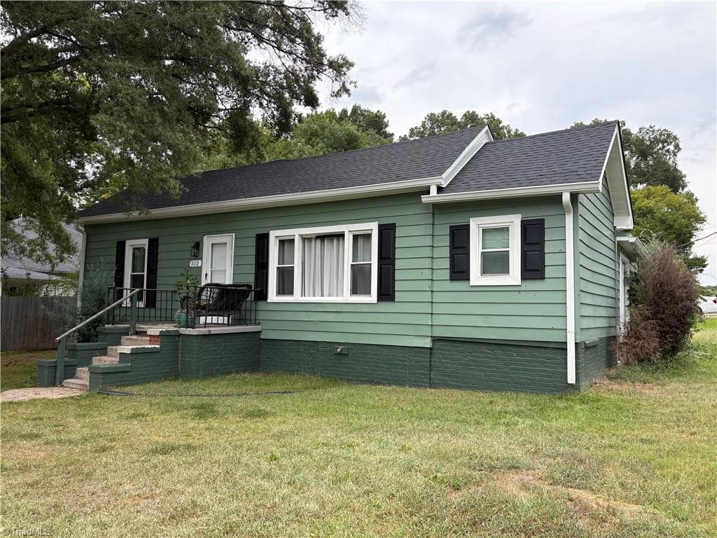 512 Glovenia Street, Eden NC 27288
