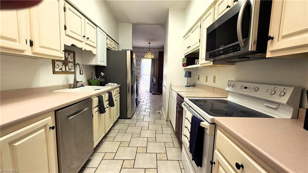 Stick/Site Built at 3655 Cherry Hill Drive, Greensboro NC 27410, photo 6 of 21