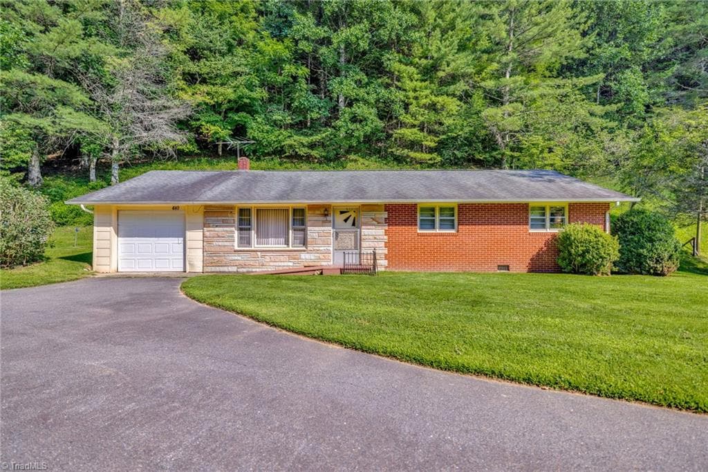 480 Roaring Fork Road, Creston NC 28615