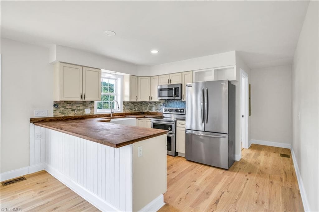 Modular at 275 Grover Howell Road, West Jefferson NC 28694, photo 19 of 50