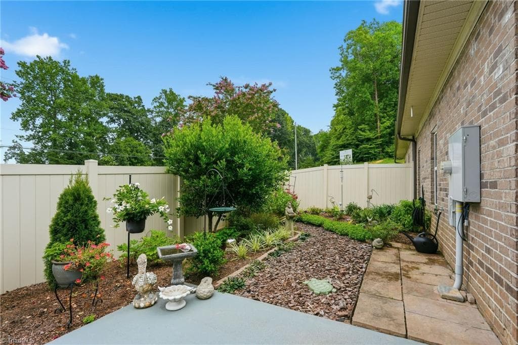 Stick/Site Built at 1009 Beechcrest Drive, Kernersville NC 27284, photo 26 of 28