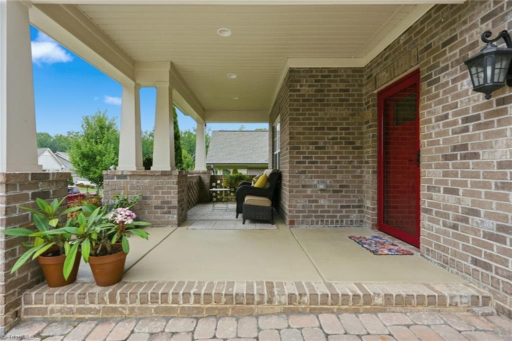 Stick/Site Built at 1009 Beechcrest Drive, Kernersville NC 27284, photo 3 of 28